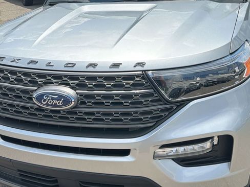 Used 2023 Ford Explorer XLT w/ Equipment Group 202A AWD/4WD image 11