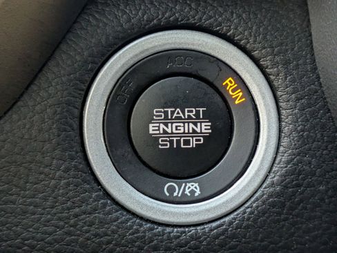 Used 2024 RAM 1500 Laramie image 22