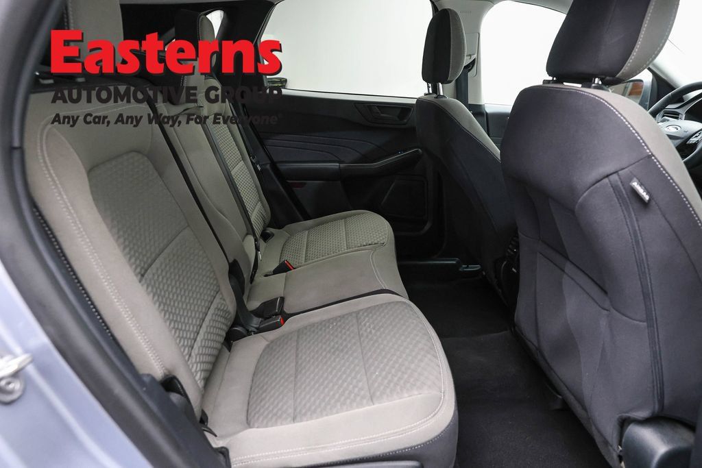 Used 2022 Ford Escape SE w/ Convenience Package FWD image 26