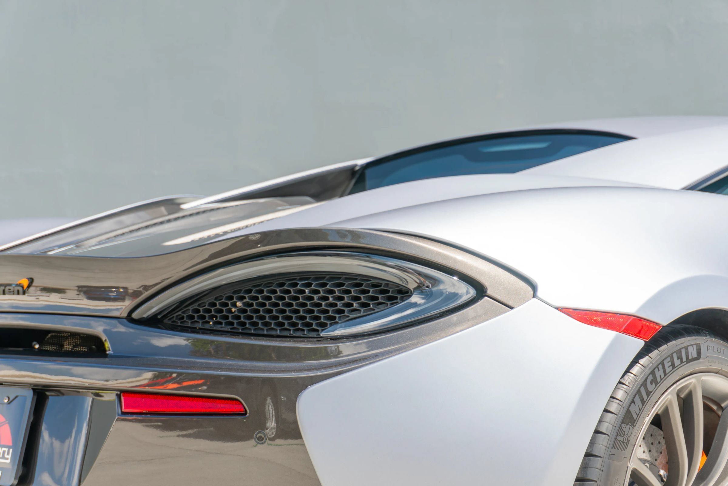 Used 2017 McLaren 570S Coupe RWD image 39