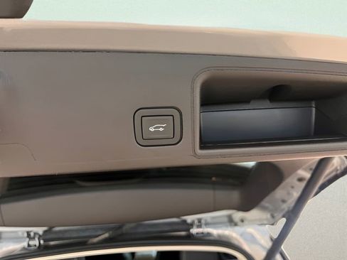 Used 2024 GMC Terrain Denali w/ Denali Premium Package image 10