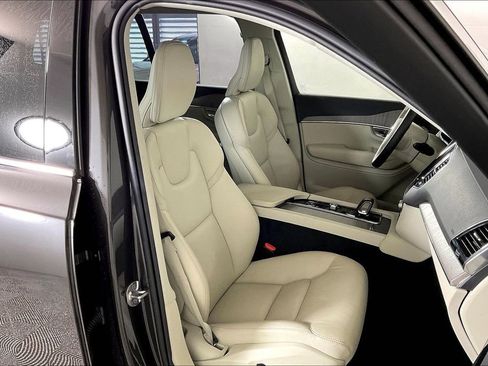 Used 2024 Volvo XC90 T8 Plus w/ Protection Package Premier AWD/4WD image 6