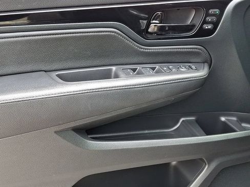 Used 2023 Honda Odyssey Touring image 15