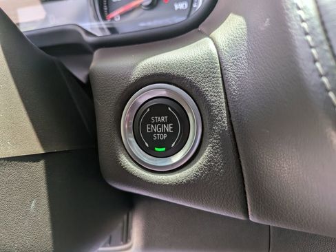 Used 2021 Chevrolet Tahoe Z71 image 30