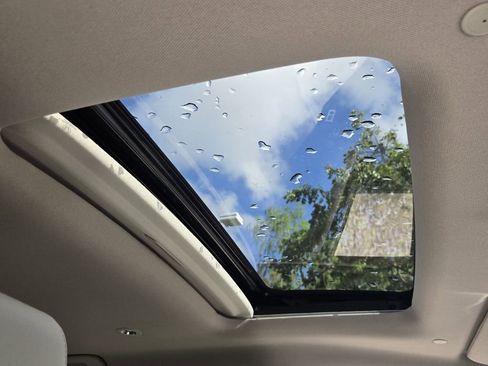 Used 2024 Honda HR-V EX-L image 18