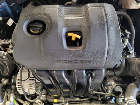 Used 2019 Hyundai Elantra SEL w/ Winter Weather Package image 30