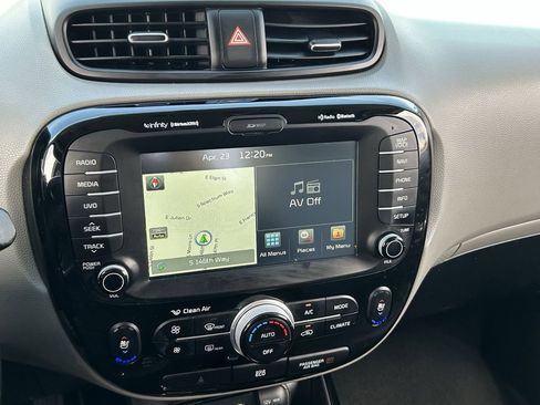 Used 2016 Kia Soul + w/ Primo Package FWD image 27