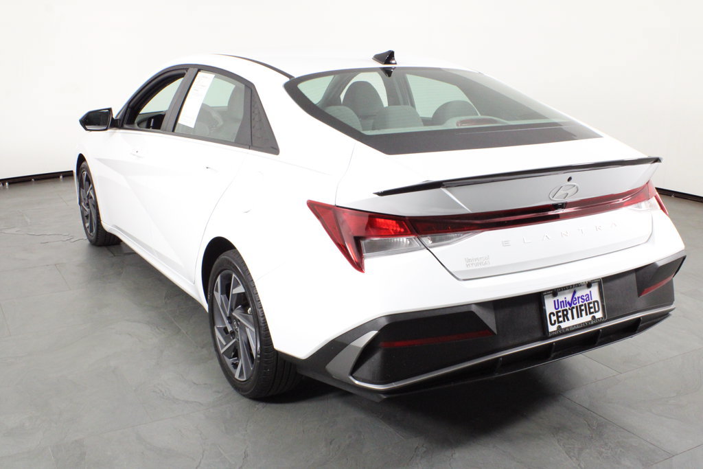 Certified 2025 Hyundai Elantra Sport FWD image 16