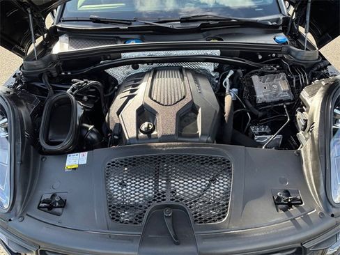 Used 2022 Porsche Macan image 42