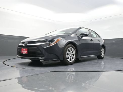 Used 2024 Toyota Corolla LE FWD image 35