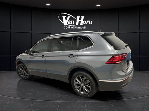 Used 2022 Volkswagen Tiguan SE AWD/4WD image 5