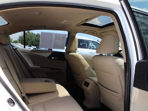 Used 2015 Honda Accord EX-L image 19