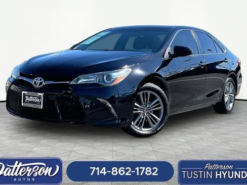 Used 2017 Toyota Camry SE w/ Moonroof Package FWD image 1