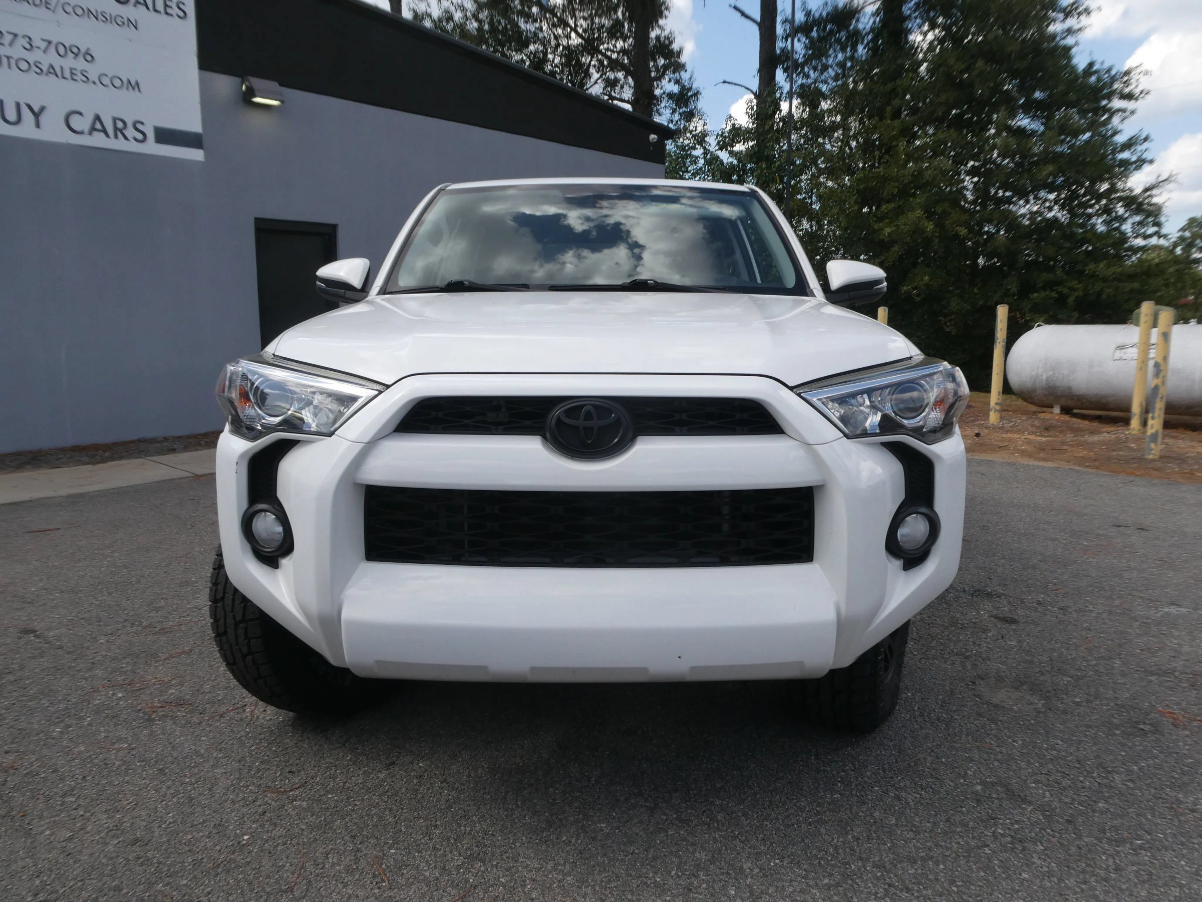 Used 2019 Toyota 4Runner SR5 Premium AWD/4WD image 2