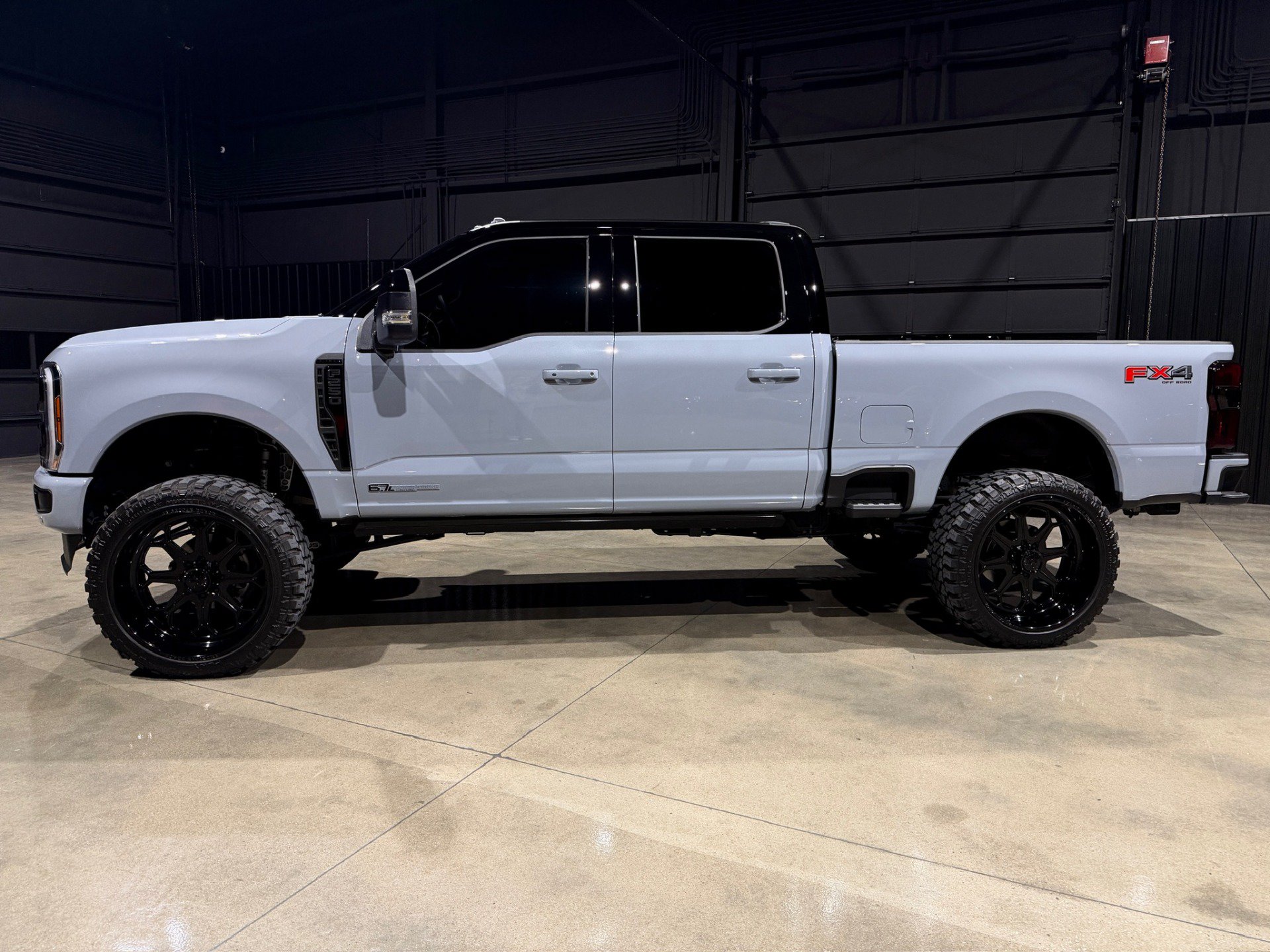 Used 2026 Ford F250 Platinum AWD/4WD image 3