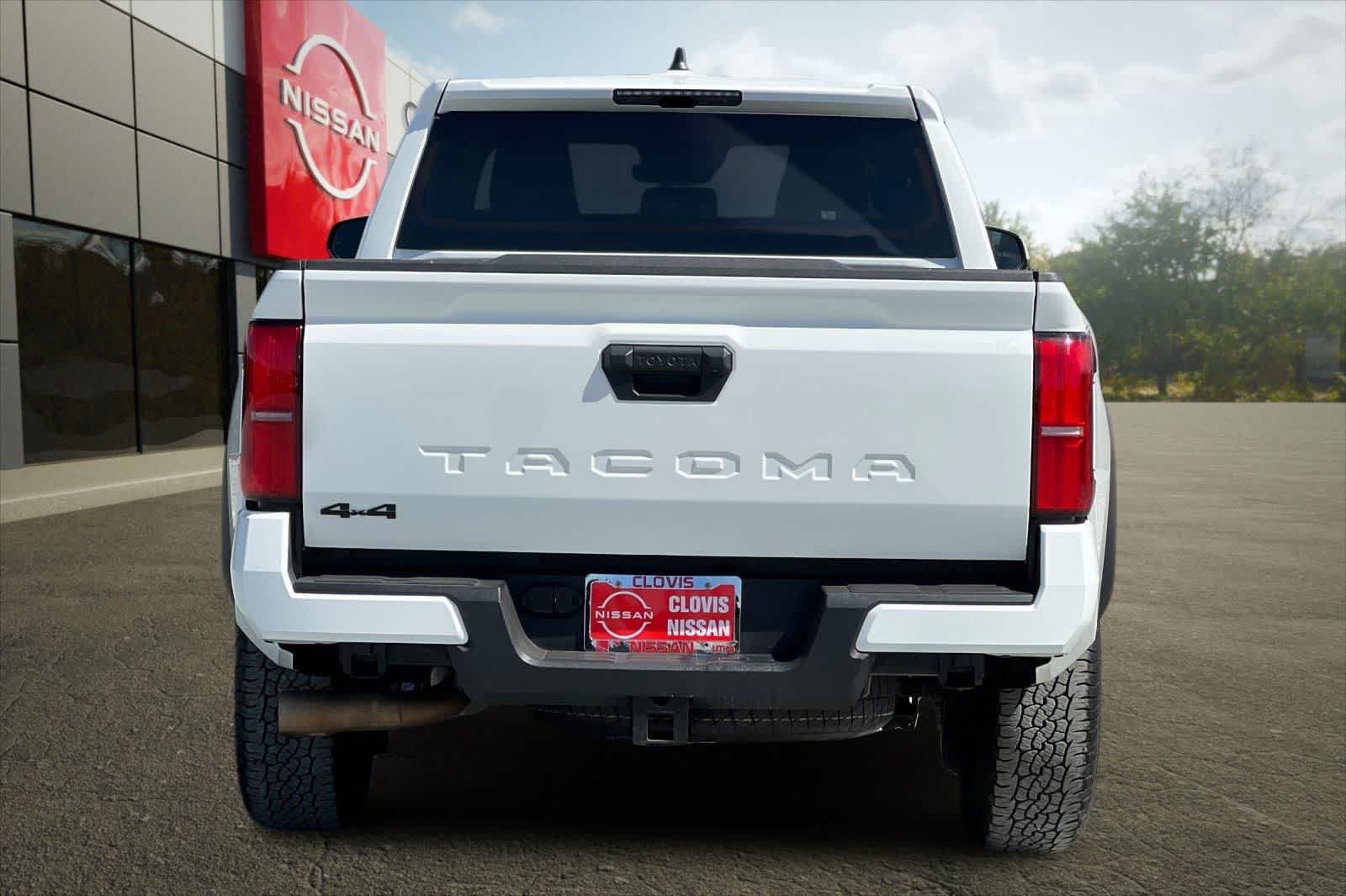 Used 2025 Toyota Tacoma TRD Off-Road AWD/4WD image 8
