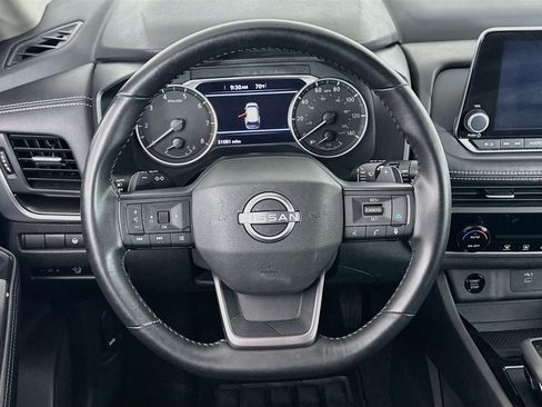 Used 2025 Nissan Rogue SV FWD image 18
