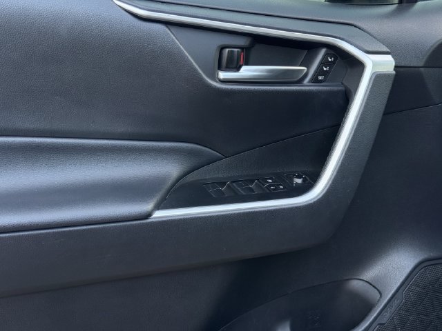 Used 2021 Toyota RAV4 XLE Premium FWD image 27