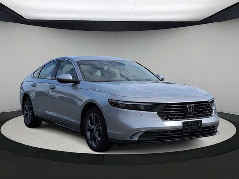 Used 2025 Honda Accord EX-L image 2