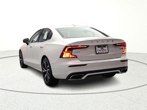 Used 2019 Volvo S60 T6 R-Design image 6