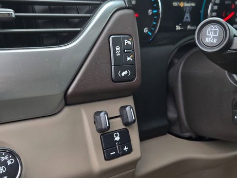 Used 2017 Chevrolet Tahoe LT image 22