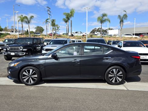 Used 2022 Nissan Altima 2.5 SV image 3