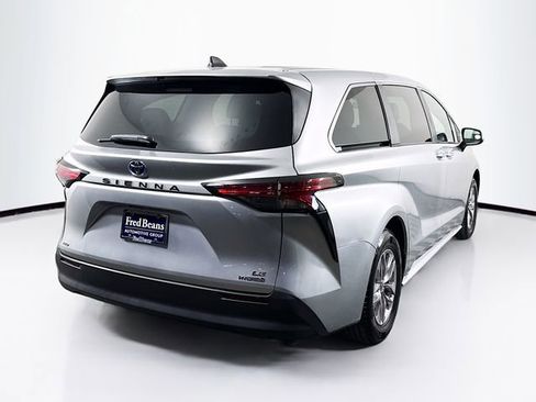 Used 2022 Toyota Sienna LE image 26