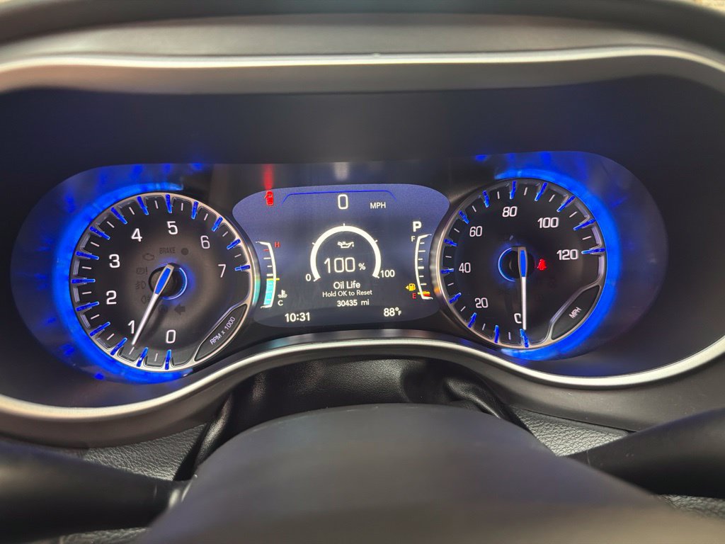 Used 2026 Chrysler Pacifica Select FWD image 28