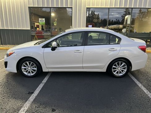 Used 2014 Subaru Impreza 2.0i Premium AWD/4WD image 2