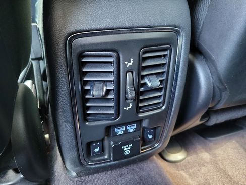 Used 2017 Jeep Grand Cherokee Limited image 15