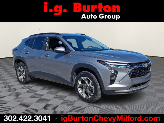 Used 2025 Chevrolet Trax LT FWD image 1