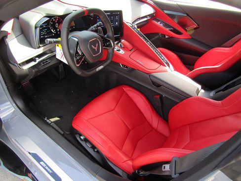 Used 2025 Chevrolet Corvette E-Ray w/ Stealth Interior Trim Package AWD/4WD image 10