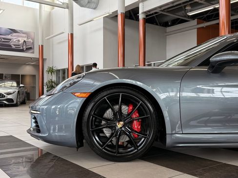 Used 2025 Porsche 718 Cayman S RWD image 9