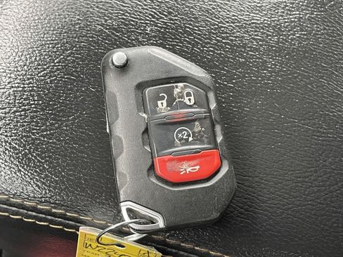 Used 2024 Jeep Wrangler Unlimited Sahara AWD/4WD image 29