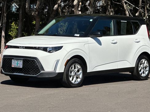 Used 2023 Kia Soul S FWD image 8