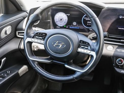 Certified 2022 Hyundai Elantra Limited FWD image 16