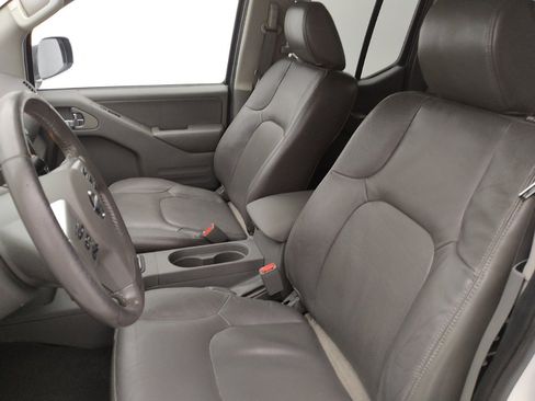 Used 2019 Nissan Frontier SL RWD image 17