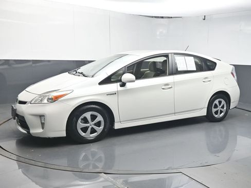 Used 2014 Toyota Prius Two FWD image 4