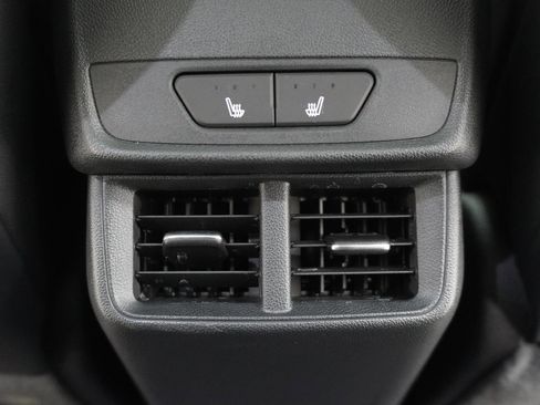 Used 2025 Chevrolet Equinox ACTIV w/ Safety and Technology Package FWD image 39