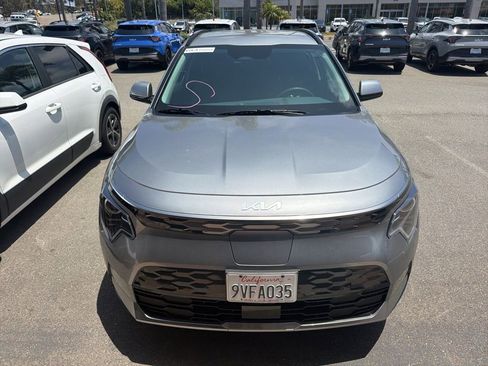 Used 2025 Kia Niro Wind FWD image 2