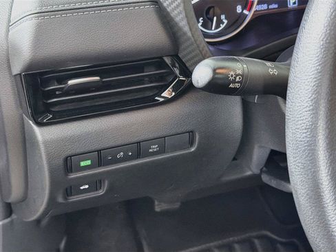 Used 2025 Nissan Sentra SV FWD image 17
