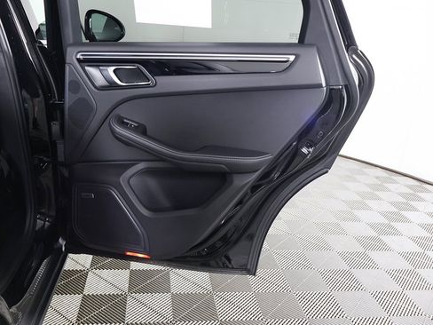 Used 2022 Porsche Macan image 25