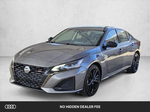 Used 2024 Nissan Altima 2.5 SR FWD image 1