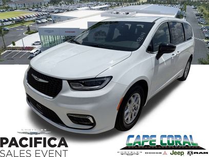 New 2026 Chrysler Pacifica Select