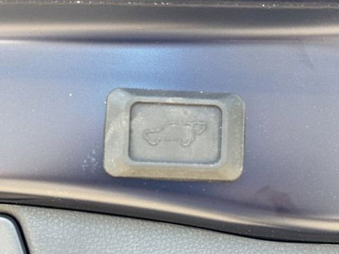 Used 2025 Toyota RAV4 XLE Premium FWD image 9