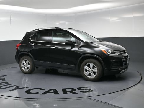 Used 2020 Chevrolet Trax LT w/ LT Convenience Package AWD/4WD image 15