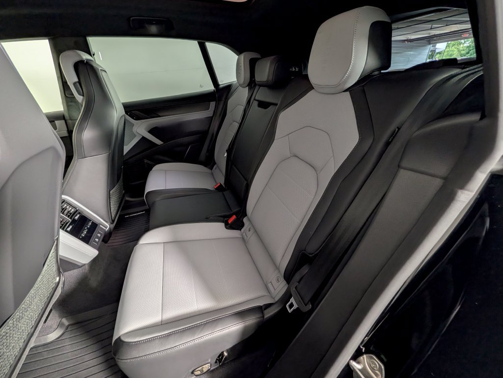 New 2026 Porsche Cayenne Turbo AWD/4WD image 24