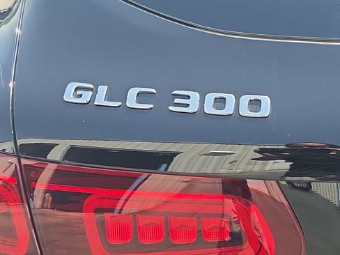 Used 2022 Mercedes-Benz GLC 300 4MATIC image 7