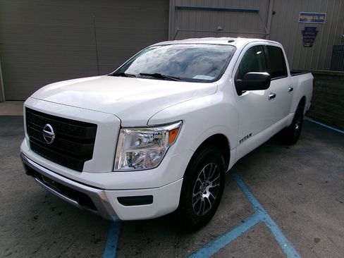 Used 2021 Nissan Titan SV w/ Accessory Utility Package AWD/4WD image 1