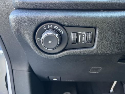 New 2026 Chrysler Pacifica Select image 18